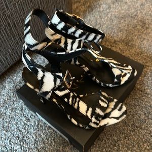 NWT black and white strappy dress shoes, size 8.5